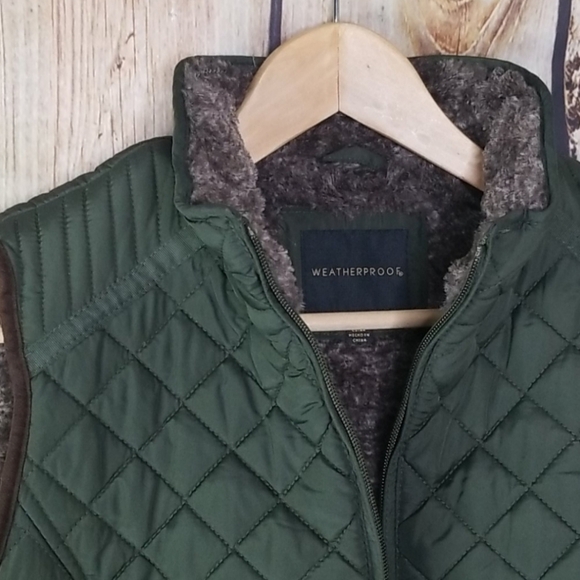 Soft WEATHERPROOF Quilted Green Faux Fur Sleeveless Vest (#1,361) - Picture 4 of 12